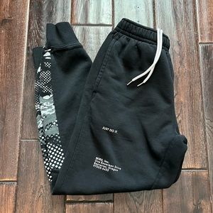 Nike Men’s Joggers